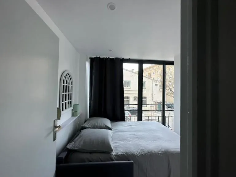 Chez Edouard - Superbe Triplex Neuf - 6 Chambres - Centre Ville Proche Rotonde Allees Provencales Aix-en-Provence France