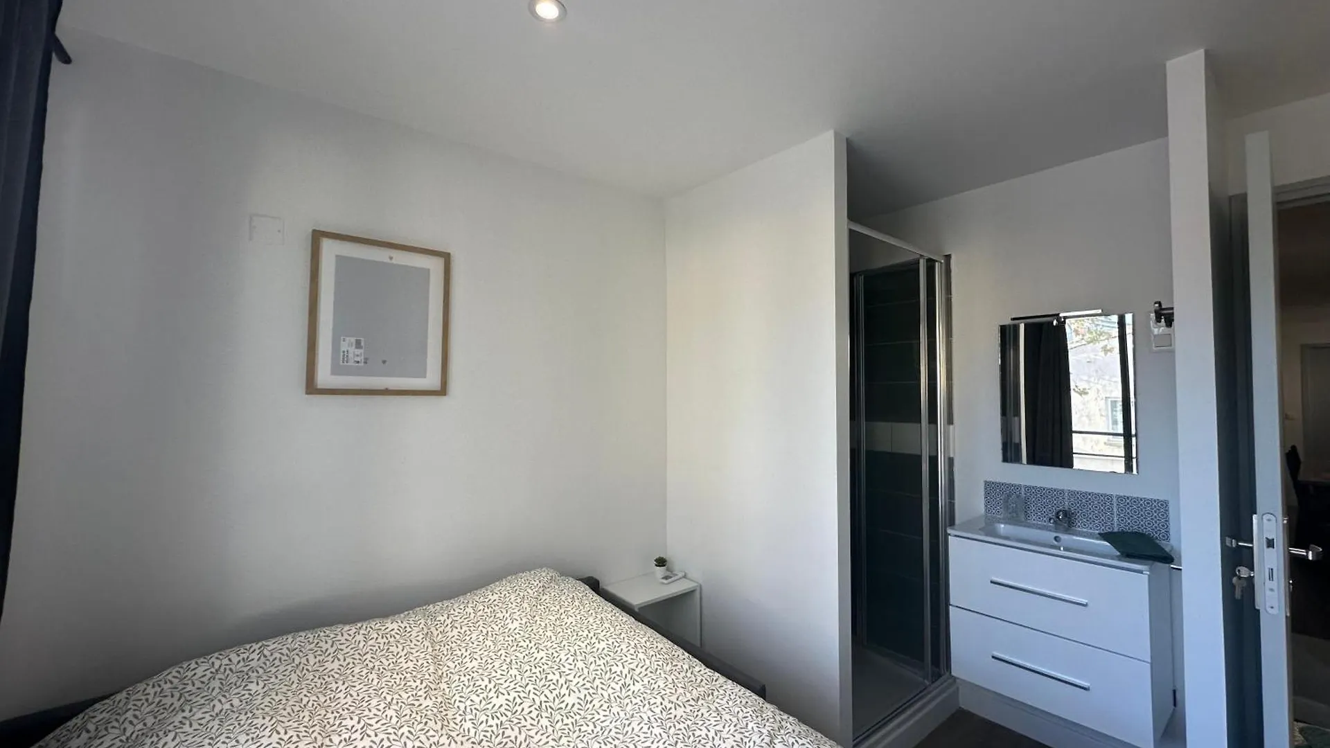 Chez Edouard - Superbe Triplex Neuf - 6 Chambres - Centre Ville Proche Rotonde Allees Provencales Aix-en-Provence 0*,  France