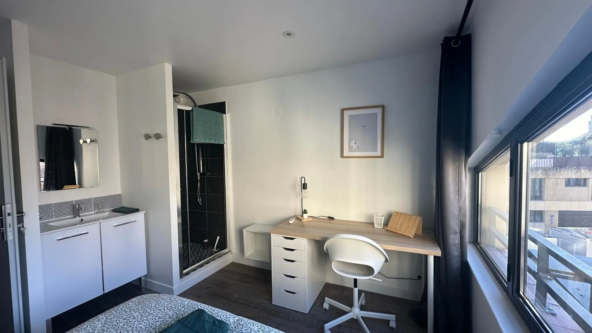 Chez Edouard - Superbe Triplex Neuf - 6 Chambres - Centre Ville Proche Rotonde Allees Provencales Aix-en-Provence